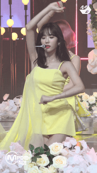  우주소녀 루다 노란색 민소매 원피스 안무 직캠 움짤