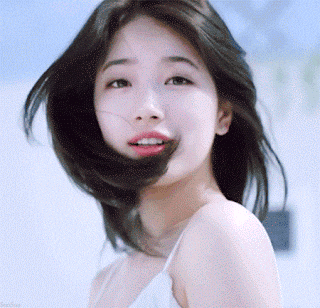  가수 겸 배우 수지 한 번 보기 어렵다는 타투를 보여준 사연