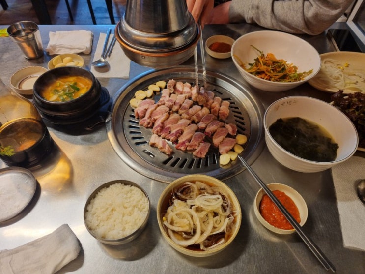 [성남 맛집] 성남동 신흥역 맛있는 고깃집! 도네누 볏짚통삼겹살 가성비 최고예요!