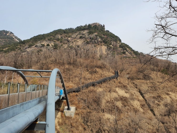  서울의 한 가운데 안산에서 인왕산으로