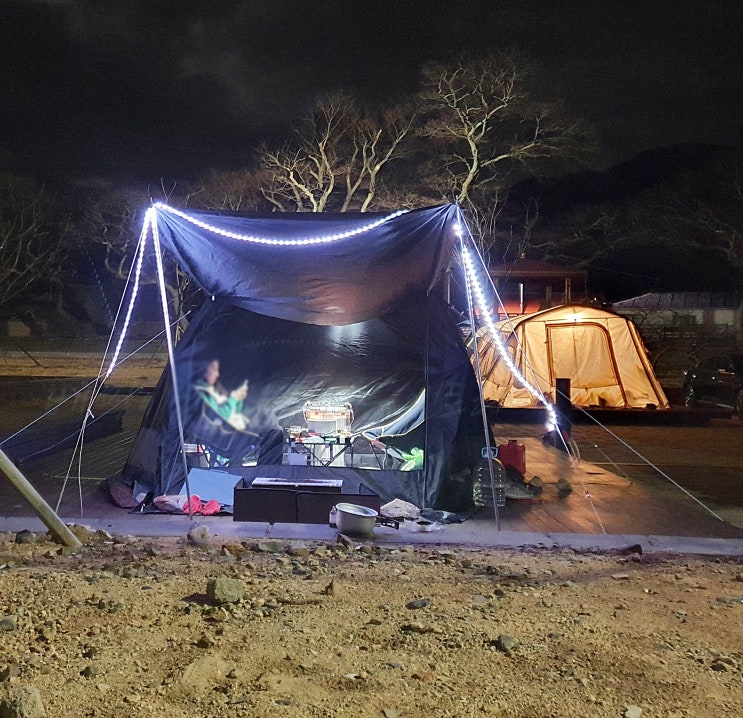  LED 줄조명 감성캠핑용품 한몫합니다