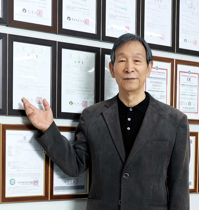 【K방역 인터뷰-최동민 원장】 "바이러스 퇴치기술로 K 방역 자신 있다" 해외에서 인증 받은 기술과 임상결과 국내에서 적극 활용해야 【K방역 인터뷰-최동민 원장】 "바이러스 퇴치기술로 K 방역 자신 있다" 해외에서 인증 받은 기술과 임상결과 국내에서 적극 활용해야