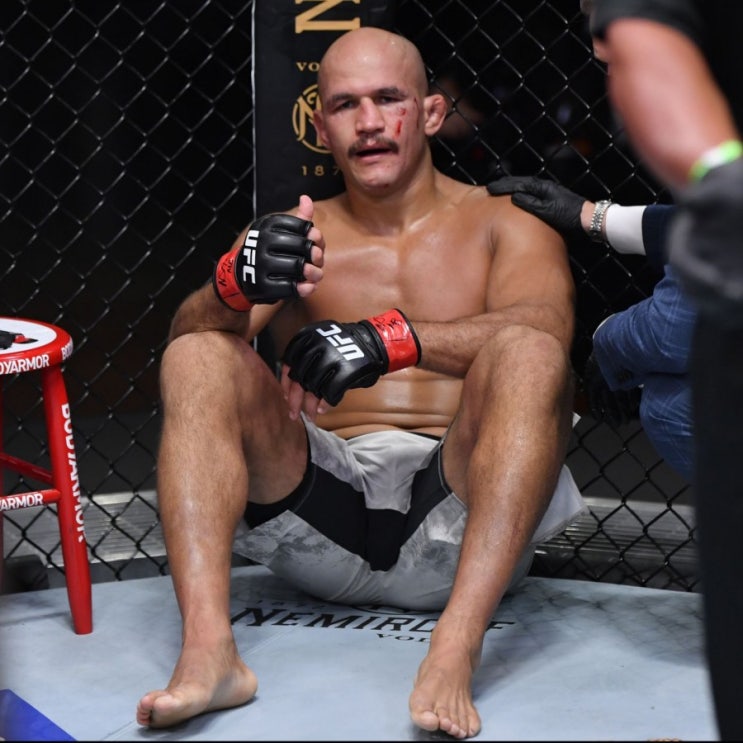 UFC의 주니오르 도스 산토스 방출 이유는 마르친 티부라戰 급오퍼 거절 등 MMA 뉴스
