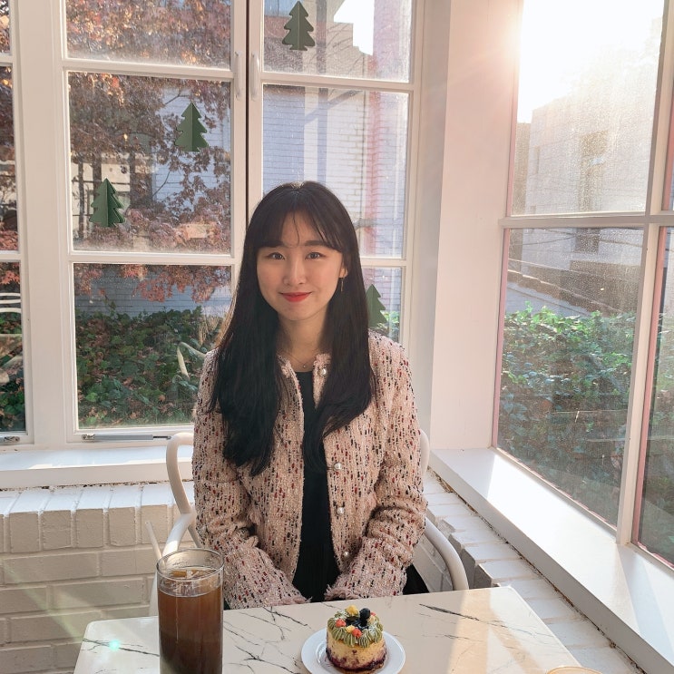  낮에는 순수문학, 밤에는 장르문학?