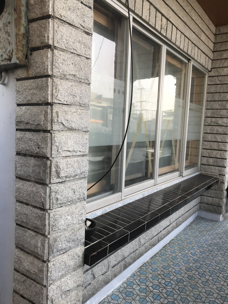  제주시 집수리/인테리어 : 현관문, 이중창, 샷시문 공사(원도심 도시재생사업) , 신산목공소