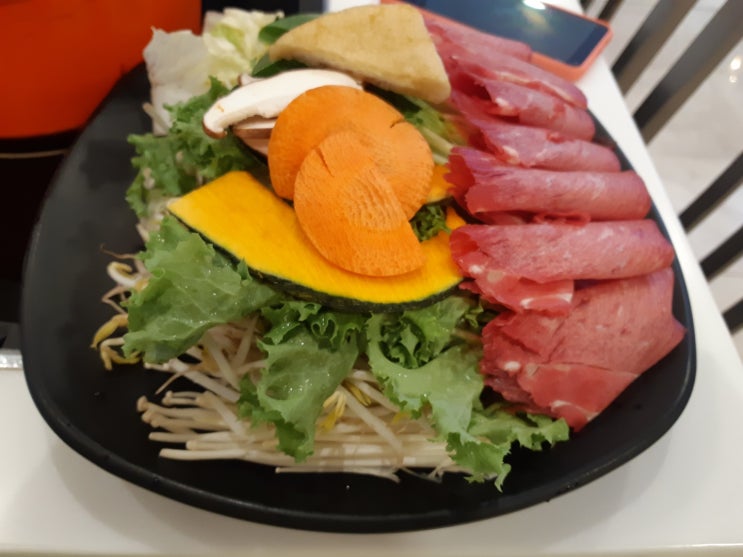  지인과 함께한 점심 식사