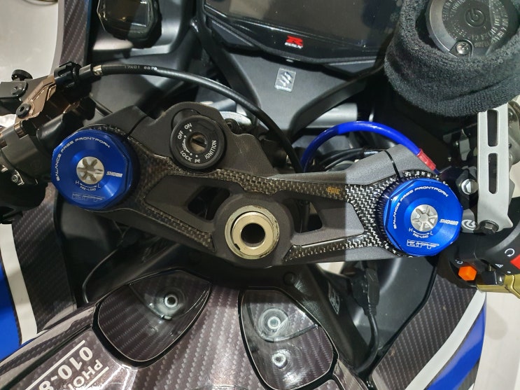  GSX-R1000R 2018 - 탑브릿지 카본 부착
