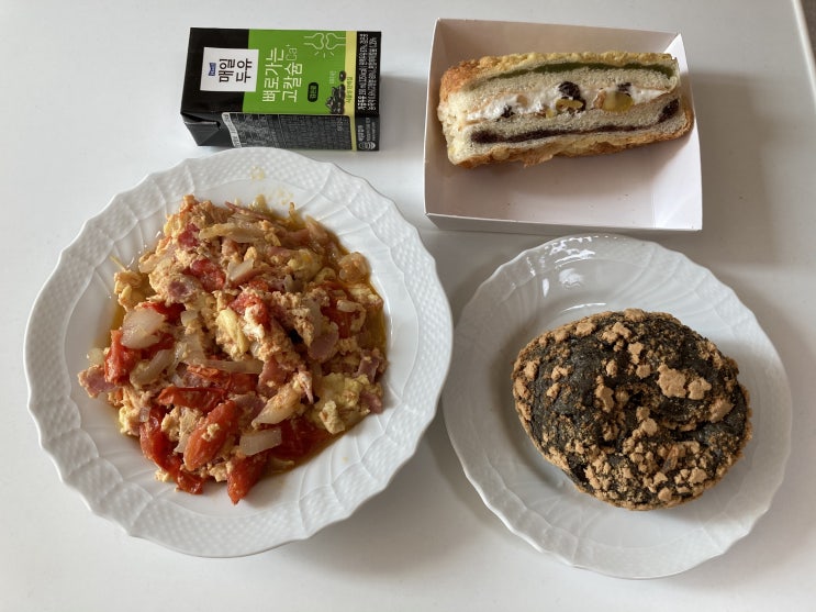  와인과 잘 어울리면서 간단하게 만들 수 있는 토마토 달걀 볶음