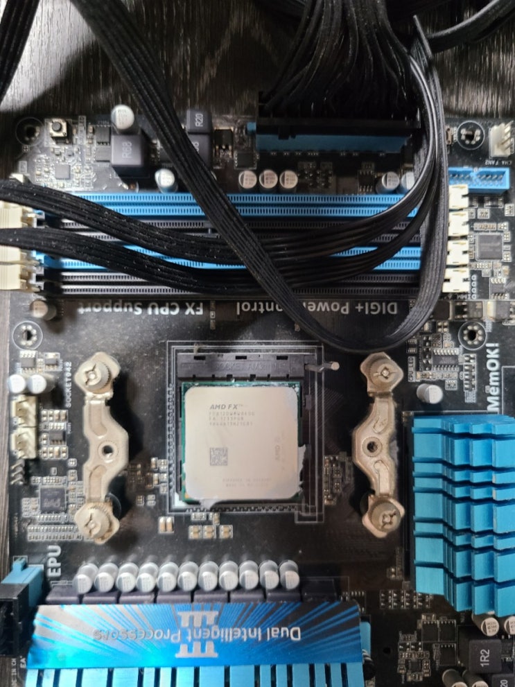  전설의 팔병장 8120 8300 부활 amd 오버클럭