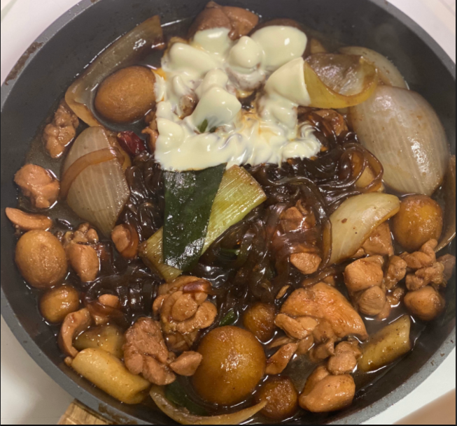  당면 듬뿍 매콤 안동찜닭 소스로 해결