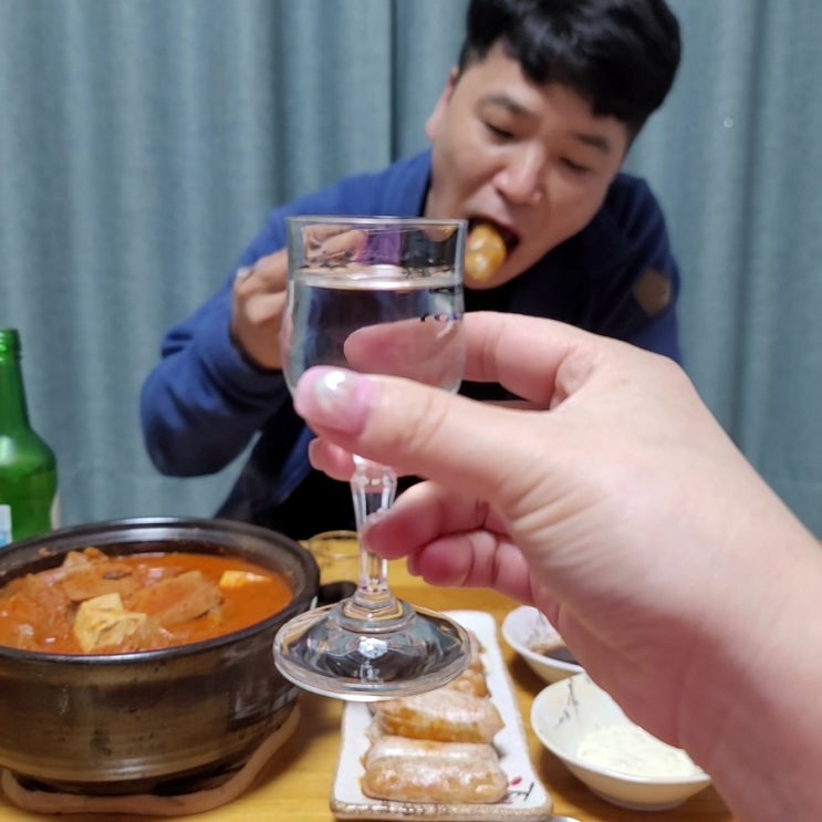  박정우 롯데 의성마늘 매콤 오징어 롤 만두