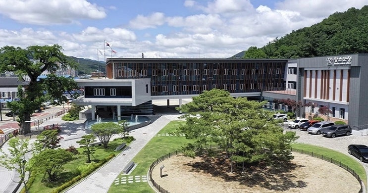 농작업 중 사고, 농업인 안전보험으로 대비하세요! 농작업 중 사고, 농업인 안전보험으로 대비하세요!