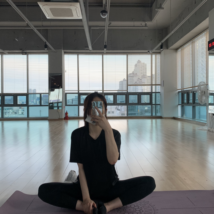  해장 운동하러 부지런히 헬스장 :-)