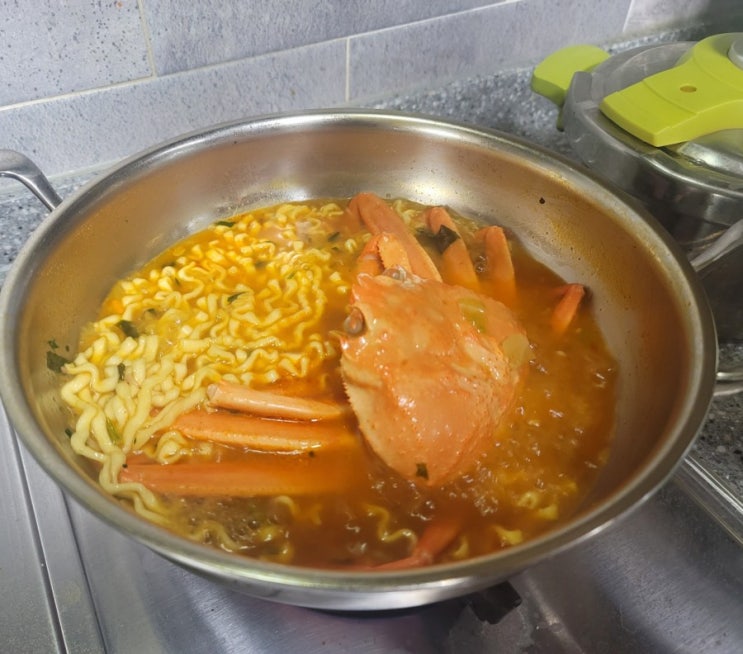  한일누아르에 대게 홍게 라면 끓이기
