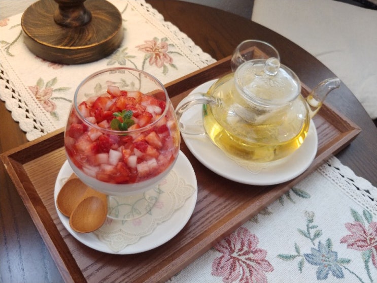  부천대카페 부천푸딩맛집 크로키아 생딸기우유푸딩