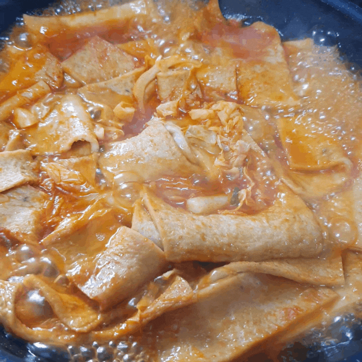  왕초보 길쭉한 밀 누들 국물 떡볶이 고고~