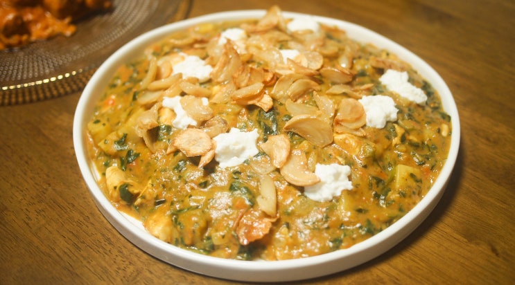  치킨 티카 마살라, 시금치 카레