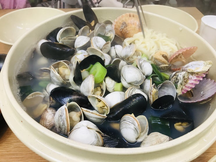  부산 해운대 맛집 해운대 신도시 좌동재래시장 안 31Cm 해물칼국수 집 입니다