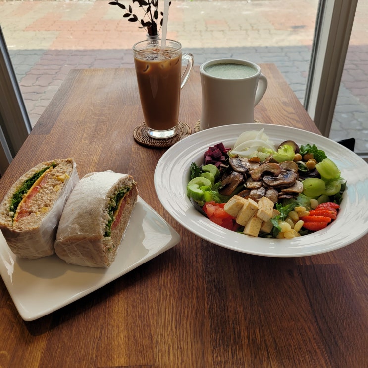  북촌한옥마을 맛집 비건샐러드 실리그린