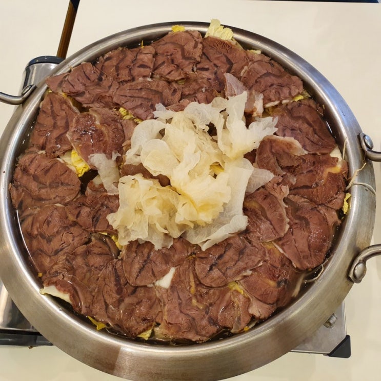 대구 반월당 아롱사태 수제 만두전골 맛집 : 니가 아는 식당 / 카페처럼 이쁜 식당 / 독특한 메뉴명 / 늘 먹던거 / 수제 비빔만두 맛집 / 소고기 편백찜 맛집