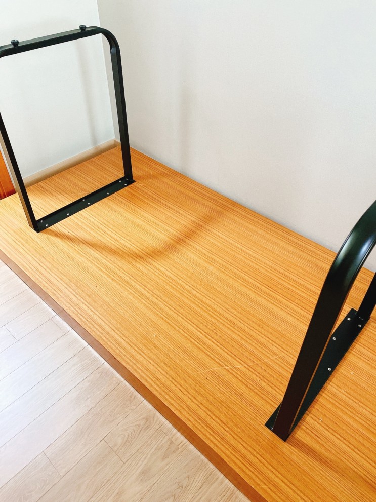 야매 DIY: 책상 다리 직접 달기