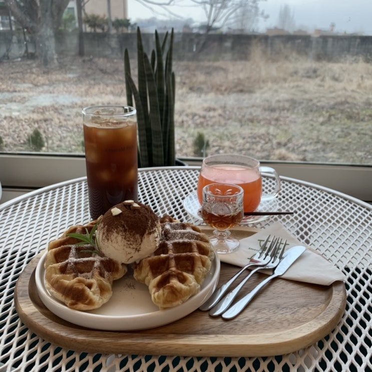  평택 팽성 카페 에메랄드파크, 크로플 맛집이네