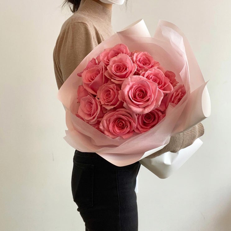  여자친구를 위한  화이트데이 핑크 장미 꽃다발