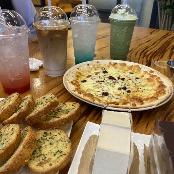  [기장 드 메르 카페] 기장 바다가 보이는 마늘빵 맛집 바다뷰 카페