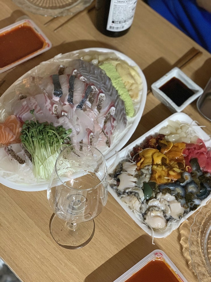  노량진 형제상회 : 모둠회2인5만원 + 해산물2만원(w.전라상회/이레상회가격)