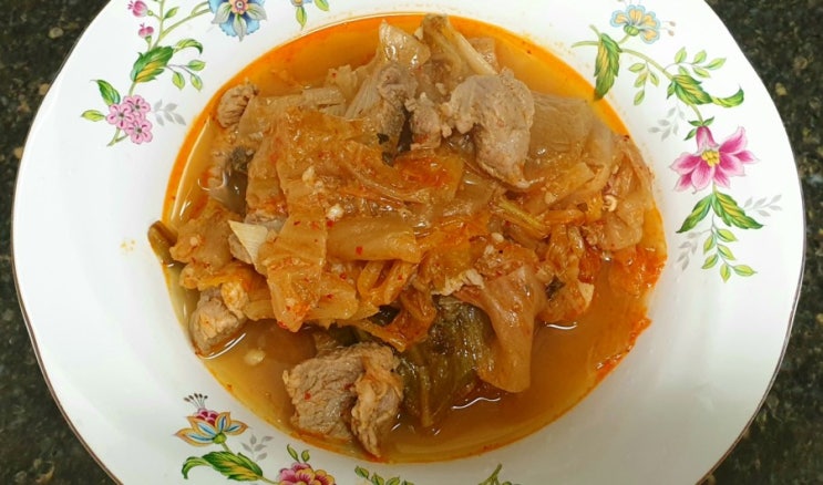  아빠표 요리 레시피 -  돼지고기 묵은지 김치찌개 만들기 (ft. 새우젓과 새우 액젓의 차이, 묵은지의 효능)