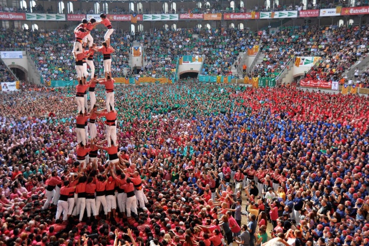  청년방랑객의 일기)) 인간승리의 바벨탑인가... 스페인 바르셀로나의 대축제, 카스텔 Los Castellers!!