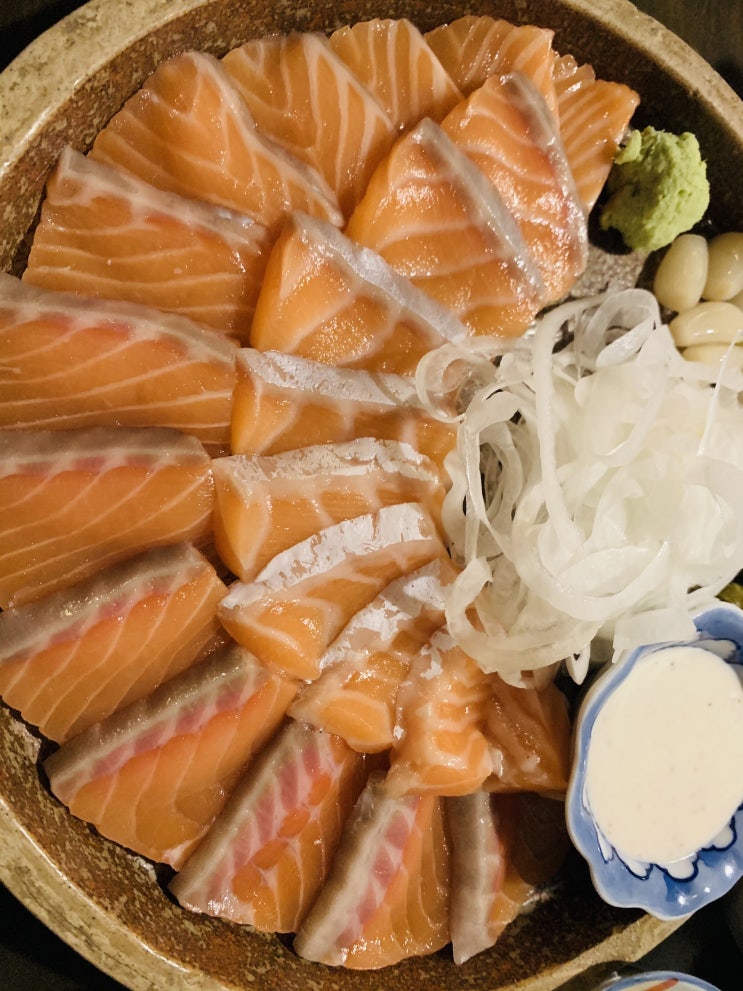  생 연어회! 비싼게 맛있는 이유가 있어요