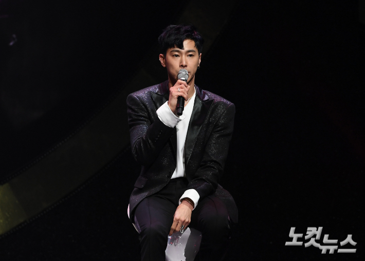 동방신기 유노윤호 강남서 영업제한 시간 넘겨 술자리 경찰수사 동방신기 유노윤호 강남서 영업제한 시간 넘겨 술자리 경찰수사