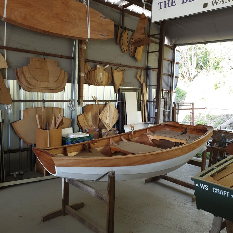  Rowing pram dinghy   7