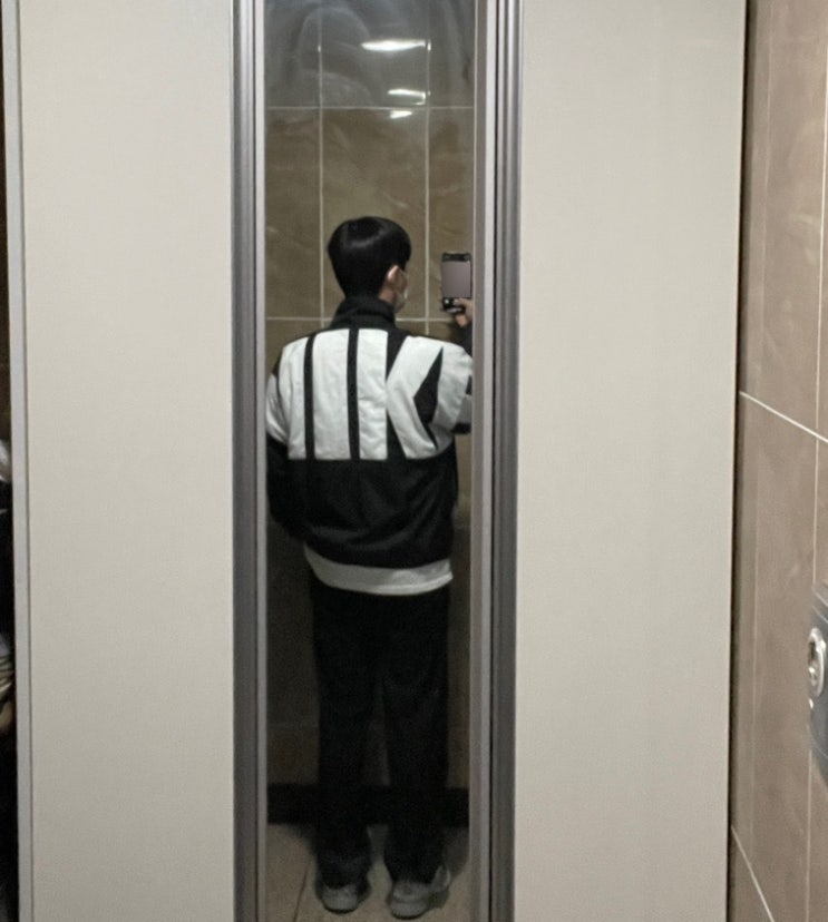 나이키 스타팅 파이브 재킷 CW7349-010 루즈핏 검정 바람막이 뒷면 로고가 포인트