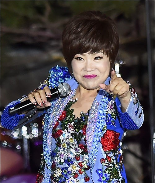 가수 김연자 결혼 발표, 남자친구는 누구?(+야쿠자 송대관 자녀 소속사 홍상기 가발)