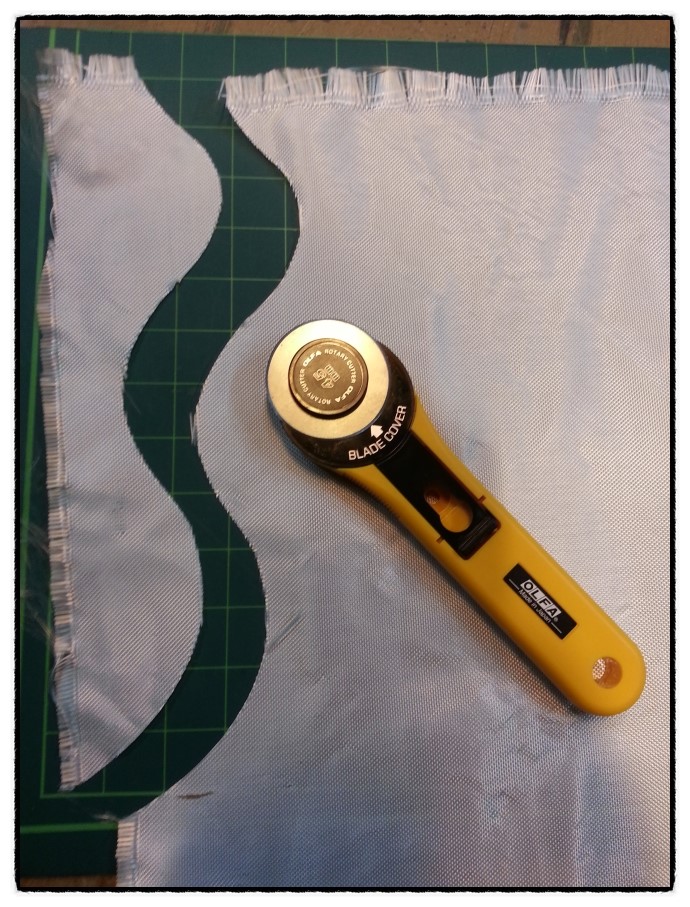  Rotary cutter 를  이용한 얀크로스 재단