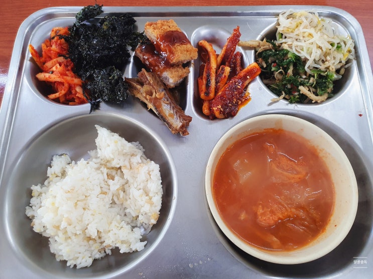  주머니 가벼운 (춘천) 직장인들을 위한 12첩 6천원 밥상 추천