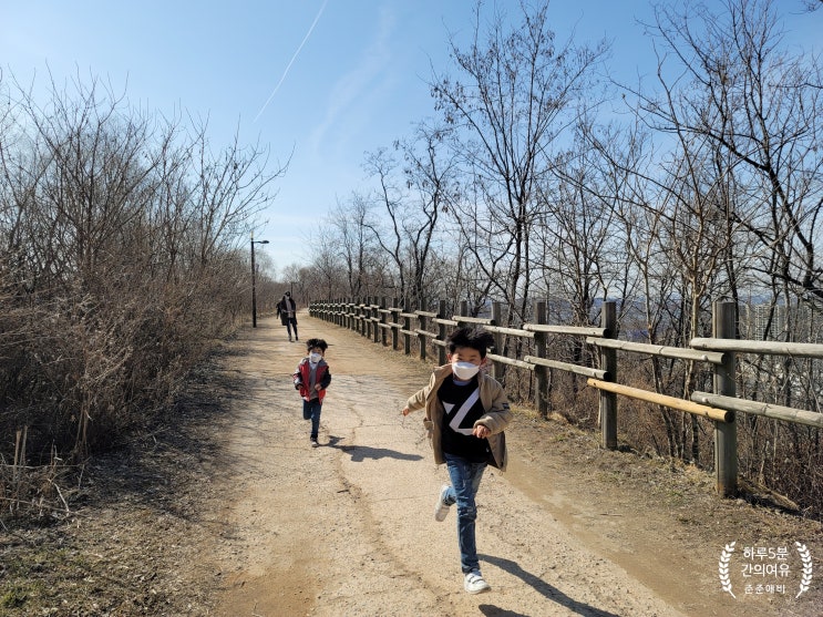  봄바람 그리고 상암동 노을공원. 맹꽁이전기차와 주차장 정보 팁.