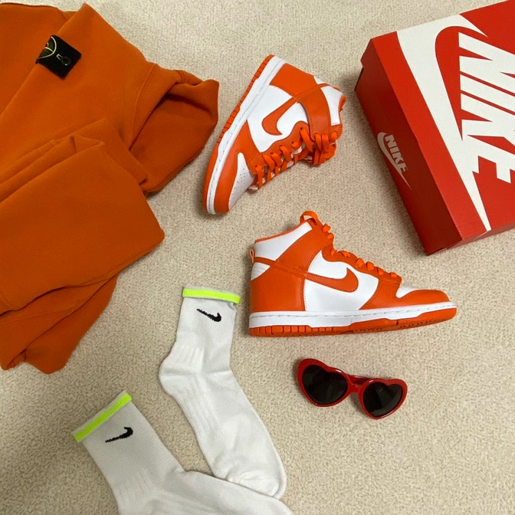  나이키 우먼스 덩크 하이 오렌지 블레이즈 시라큐스 (NIKE WMNS Dunk High Orange Blaze SYRACUSE) 드로우 당첨