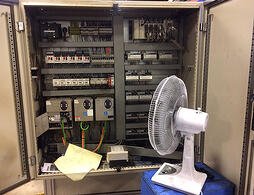 여름철 제어반에어컨 등 제어판넬 냉각장치의 오버히팅를 방지하는 판넨베그의 산업장비 냉각 솔루션