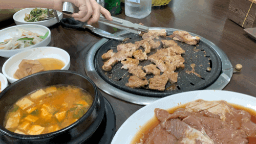  맛있어서 변강쇠 주긴 아까운 돼지갈비.. 공업탑 변강쇠숯불촌c