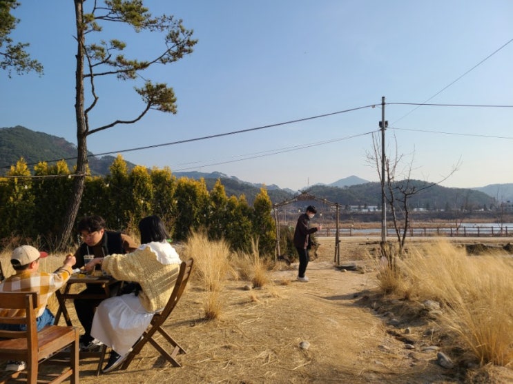  코로나땜시 백만년만에야 만난듯한 친구들