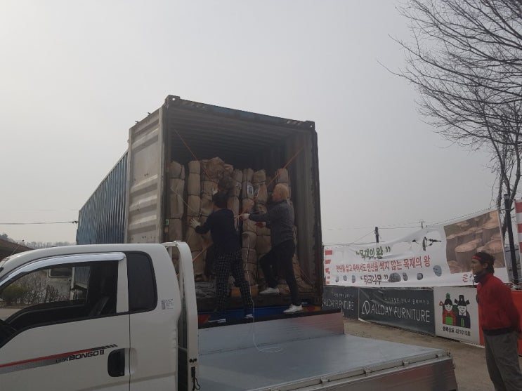 인도네시아산 티크 원목가구 첫 컨테이너 입고