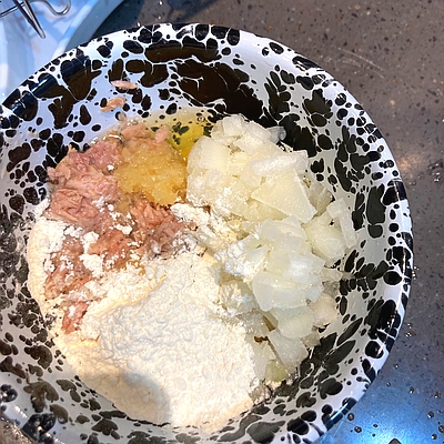  자취 필수템 참치캔으로 간단한 참치전 만들기