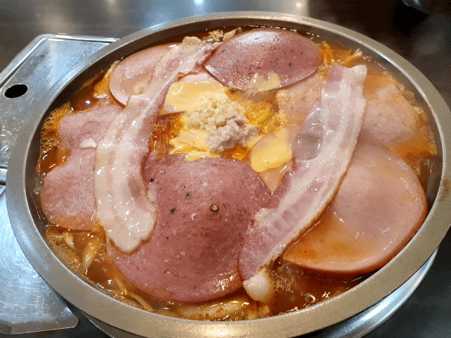  올림픽공원 맛집 밥집 구삼부대찌개 베이컨 햄 가득 강동구 부대찌개