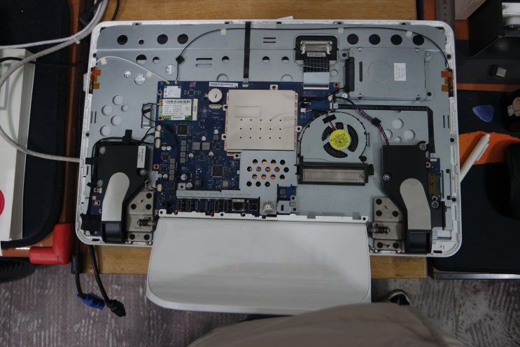  DM500A2J-K15TV SSD 업그레이드 작업