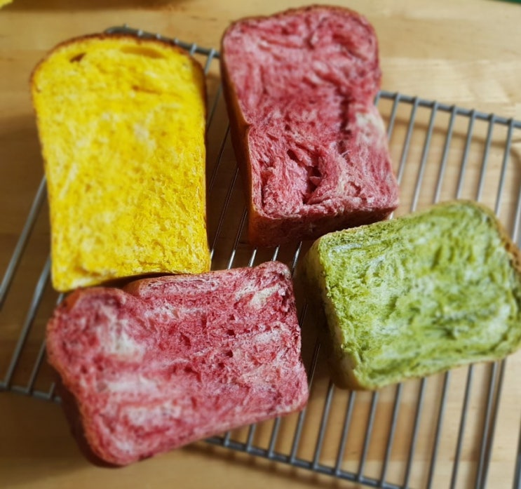  삼색 식빵 만들어요(단호박, 말차, 홍국미)