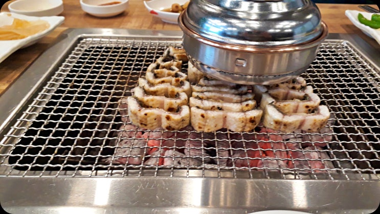 봄비가 내리는 금요일 아침- 장어도 먹고 싶고 미나리 삼겹살도 먹고 싶고 봄비가 내리는 금요일 아침- 장어도 먹고 싶고 미나리 삼겹살도 먹고 싶고