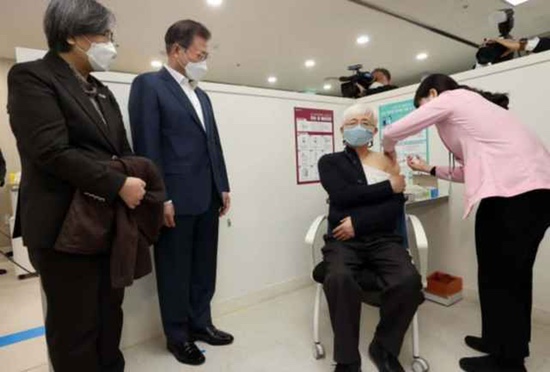  각하는 임상 실험 대상이 아니시옵니다